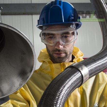 Bollé Coverall víztiszta zárt védőszemüveg indirekt szellőzéssel