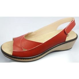 42-es méretű Piros szandál hátul tépőzáras