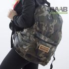 Könnyű, terepmintás hátizsák