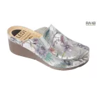 Bőr klumpa ezüst-virágmintás gumis lábfejbetét