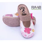 Filc anyagból készült virágmintás szobabapucs