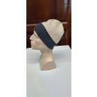 Kötött sapka kontrasztos szegéllyel