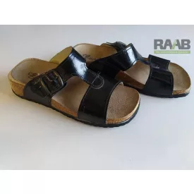 36-os méretű Lakk fekete csala papucs 